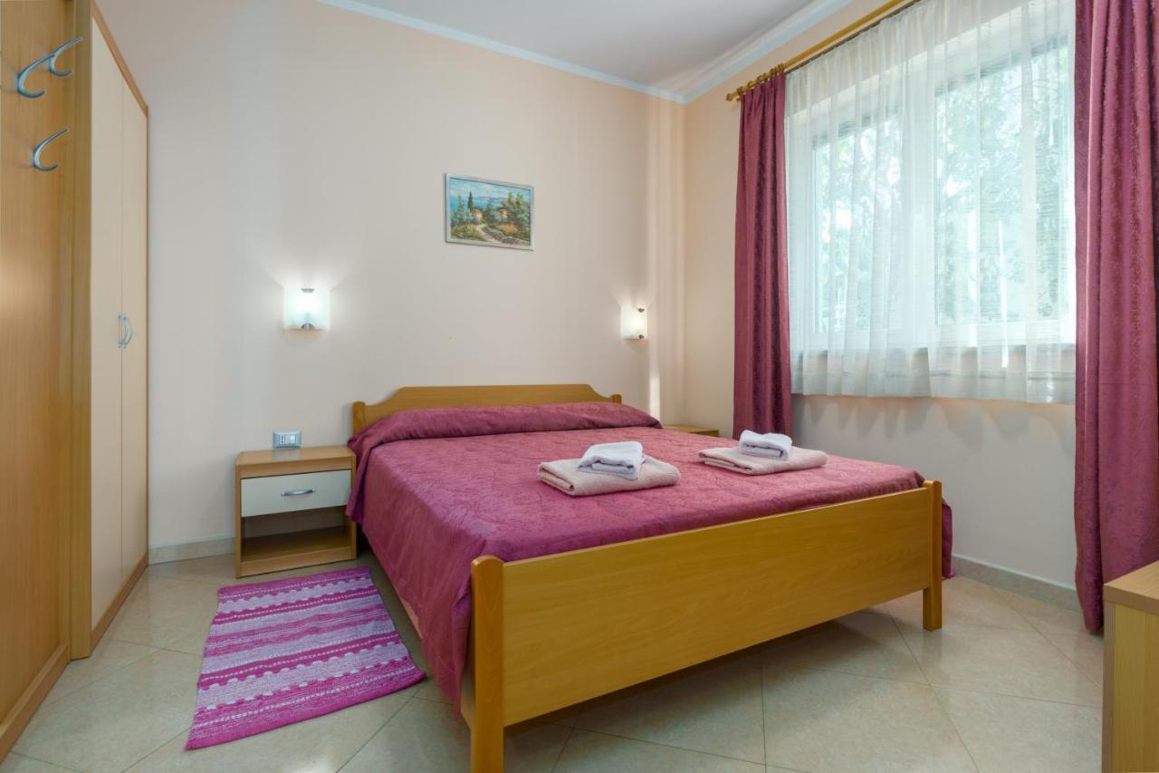 Apartments Maria Пореч Экстерьер фото
