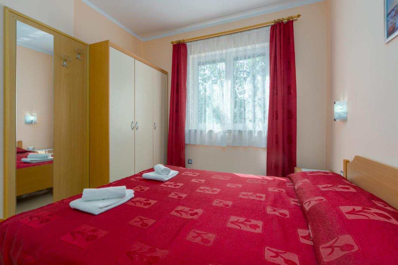 Apartments Maria Пореч Экстерьер фото