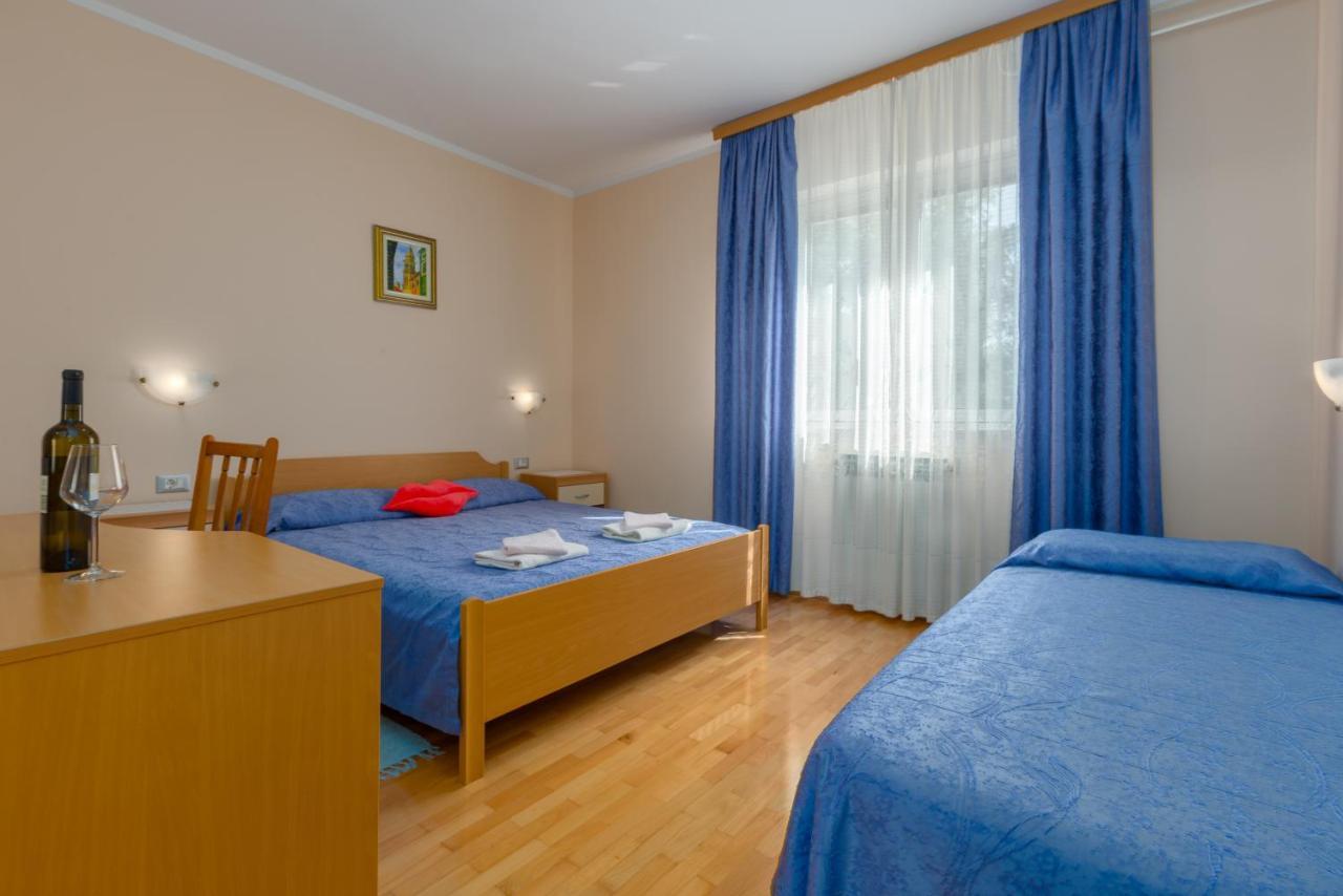 Apartments Maria Пореч Экстерьер фото
