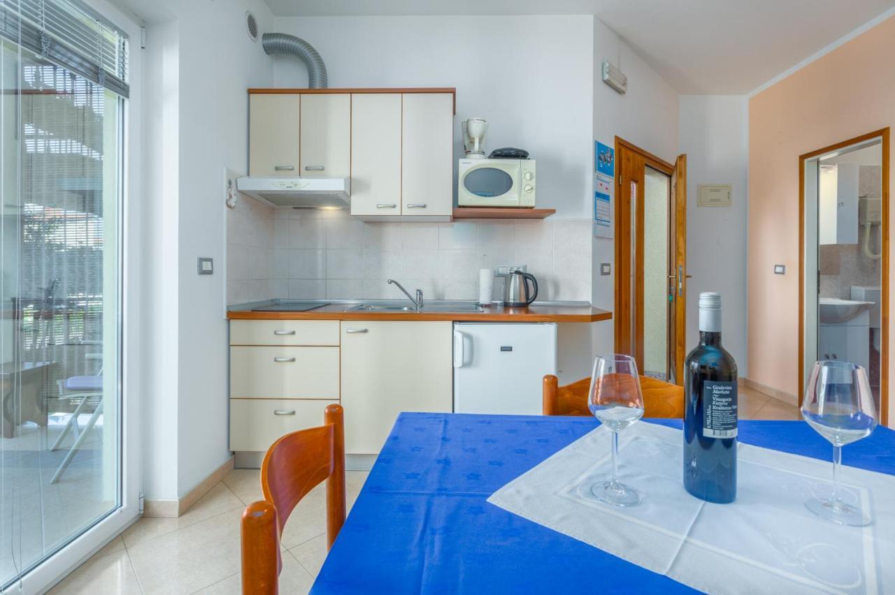 Apartments Maria Пореч Экстерьер фото