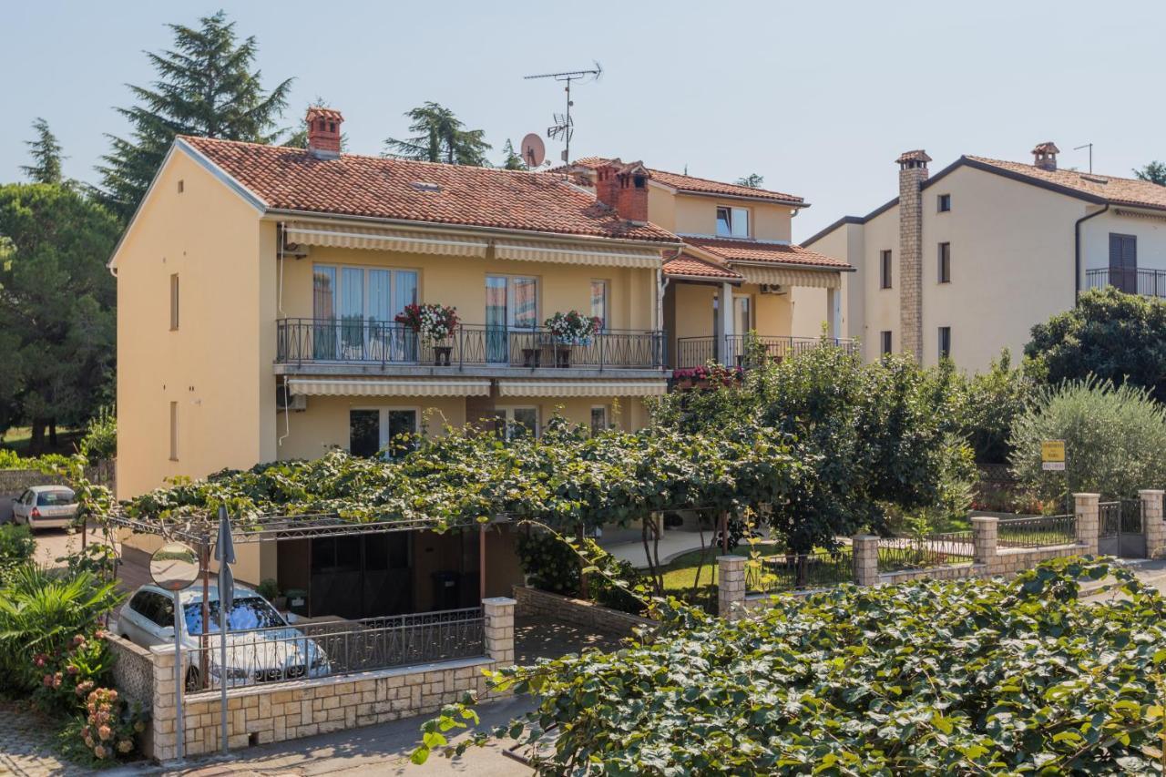 Apartments Maria Пореч Экстерьер фото