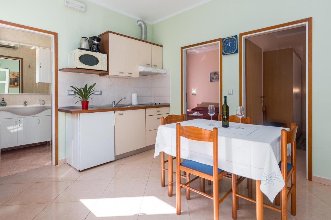 Apartments Maria Пореч Экстерьер фото