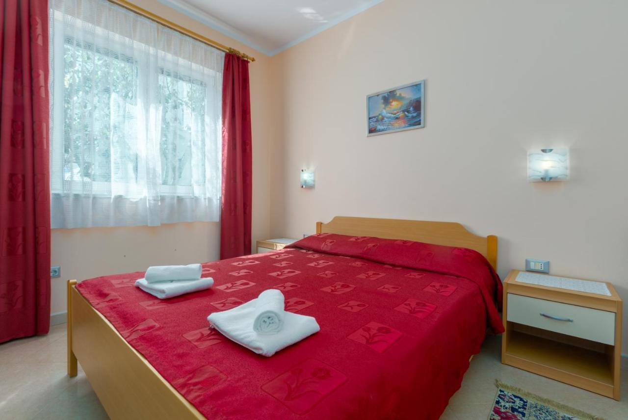 Apartments Maria Пореч Экстерьер фото